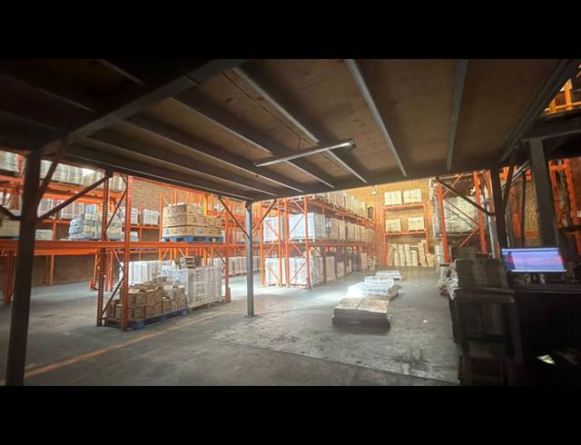 664M² WAREHOUSE TO LET IN MEADOWDALE